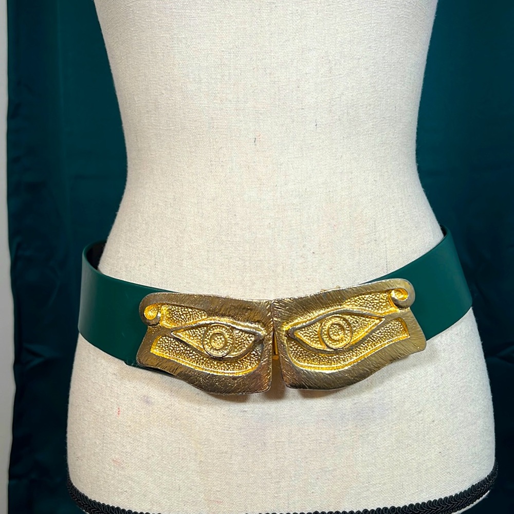 Vintage MIMI di N 1972 Gold Tone Eye of Horus Belt Buckle Vintage Designer Belt